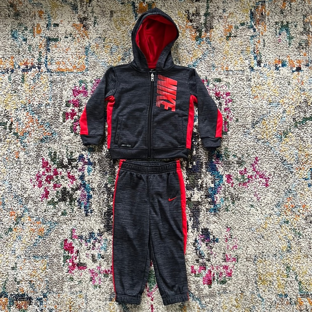 Nike Kids Dri-Fit Zip Up Sweatshirt & Jogger Sweatpants Sweatsuit Boys Sz 24mos